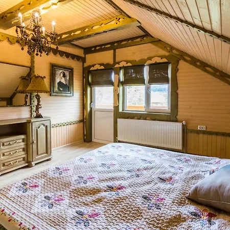 度假居 River House 米库利钦