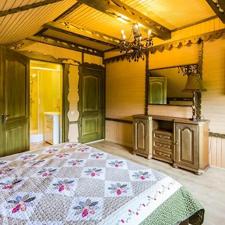 度假居 River House 米库利钦